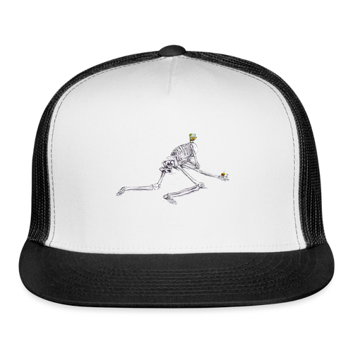 A rejected Hat - white/black